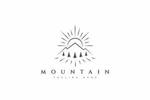 montaña paisaje ilustración resumen firmar símbolo Insignia logo excursionismo y aventura. vector