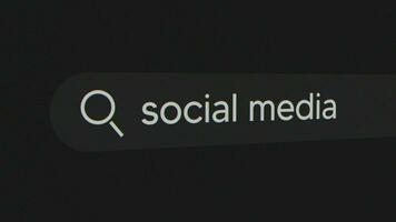 social medios de comunicación en un buscar bar video