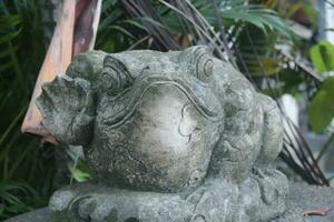 un único estatua en bali - valores foto