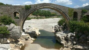 mesi pont dans shkoder, Albanie par drone 4 video