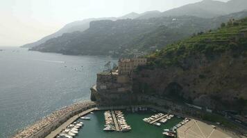 minori línea costera, amalfi costa, Italia por zumbido 2 video