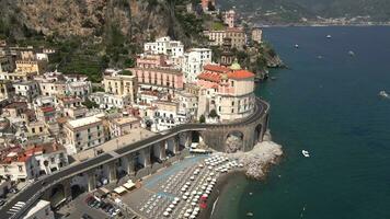 atrani, amalfi costa, Itália de zangão 2 video
