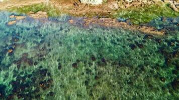 l'eau et Roche drone vue video