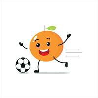 linda y gracioso naranja jugar fútbol. Fruta haciendo aptitud o Deportes ejercicios. contento personaje fútbol trabajando fuera vector ilustración.