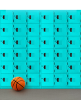 basketbal Aan cement verdieping met kastje in de achtergrond PNG transparant