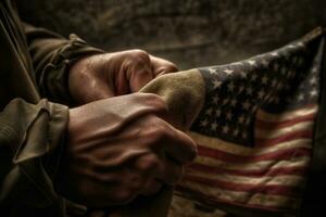 un cerca - arriba foto de un americano de soldado mano participación un doblada americano bandera, representando honor y sacrificio. generativo ai