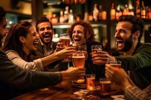 un grupo de amigos tostado y celebrando con su cervezas en un vibrante, bien - iluminado bar. generativo ai foto