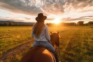 un cerca - arriba Disparo de un joven mujer caballo montando en el encantador dorado hora de puesta de sol. generativo ai foto