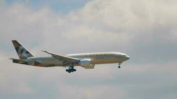 AMSTERDAM, THE NETHERLANDS JULY 26, 2017 - Etihad Cargo Boeing 777 approaching before landing at runway 18C Zwanenburgbaan. Shiphol Airport, Amsterdam, Holland video