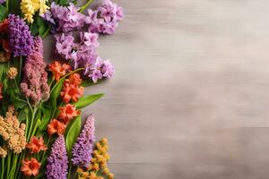 verano jardín flores en de madera fondo, plano laico composición. san valentin, De las mujeres, madres día, cumpleaños o Boda concepto. parte superior vista. Copiar espacio. generado ai. foto