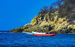 puerto escondido oaxaca mexico 2023 barcos puerto yate playa personas puerto angelitos puerto escondido México. foto