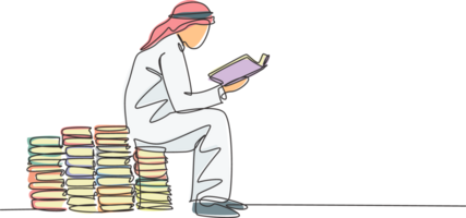 un Célibataire ligne dessin de Jeune content Masculin musulman homme d'affaire en train de lire une livre au dessus pile de livres. saoudien Saoudite tissu merde, candora, foulard, thobe. continu ligne dessiner conception illustration png