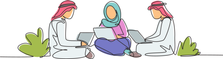 soltero continuo línea dibujo Tres árabe estudiantes estudiando con ordenador portátil y sentado a el parque juntos. espalda a escuela, en línea educación concepto. uno línea dibujar gráfico diseño ilustración png