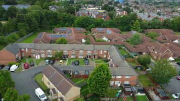 haute angle vue de occidental luton ville et Résidentiel district. aérien vue de capturé avec drone caméra sur 30 juillet, 2023. Angleterre, Royaume-Uni video