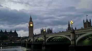 Most Beautiful Scene of Westminster Central London, river Thames and Big Ben, The Footage Was Captured during Beautiful sunset After Rain over London City of England, August 2nd, 2023 video