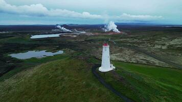 antenn se av reykjanesviti fyr i island 4k 30p video