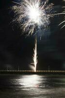 fuegos artificiales en forte dei marmi foto