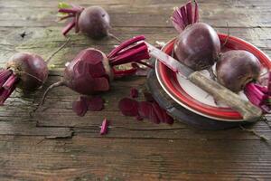 Peel the beetroot photo