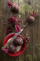 Peel the beetroot photo