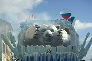 el carnaval de viareggio, el blanco oso foto