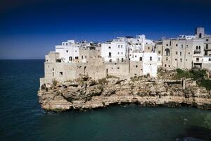 polignano un yegua bari Italia foto