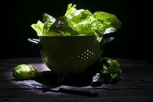 Presentation of green salad photo