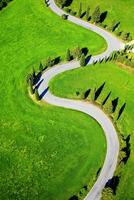 la carretera de montichiello siena foto