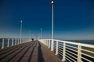 ver de el muelle de centro de deportes acuáticos di massa foto