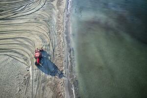 Versilia works to restore the beach photo