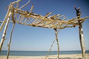 de madera construcciones en el playa foto