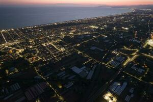 viareggio ciudad aéreo ver a noche foto