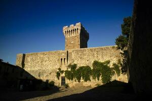 fotográfico documentación de el castillo de populonia toscana Italia foto