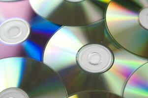 muchos discos compactos son arreglado en un circulo foto