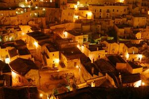 antiguo pueblo de el sassi de matera Italia foto