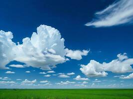 un campo con algunos nubes en el cielo ai generado foto