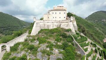 castelfranco, une historique fortification dans finalborgo ville video