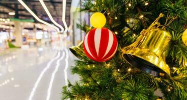 Christmas tree and Christmas decorations in shopping malls photo