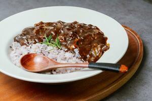 jjajang panecillo en Escocia, arroz con negro frijol salsa foto