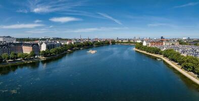 central histórico parte de el ciudad, ciudad techos y Copenhague lagos foto