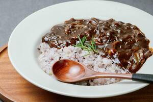 jjajang panecillo en Escocia, arroz con negro frijol salsa foto