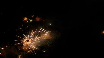 fuegos artificiales sobre un fondo negro foto