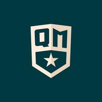 inicial qm logo estrella proteger símbolo con sencillo diseño vector