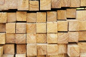 de madera haz cortar para construcción. Tablas de madera para de madera estructuras y marcos foto