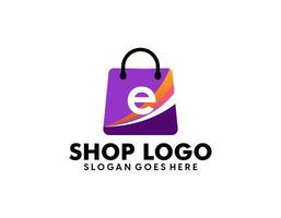 en línea tienda logo diseños modelo. ilustración vector gráfico de compras carro y tienda bolso combinación logo diseño concepto.