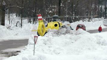 Rescue team of Austrian automobile club with roadside assistance service video