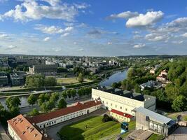 ver de el río Vilnia y Vilnius desde el gediminas castillo torre foto