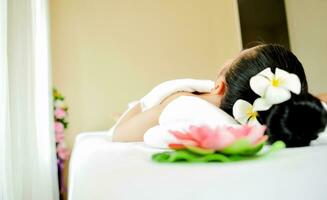 spa, body massage skin, body treatment, relaxation, mind healing, tranquility Massage with fragrant oil, Thai massage, health massage photo