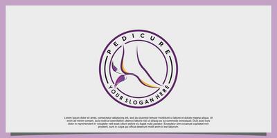 manicura pedicure logo con pie ilustrasi logo diseño vector