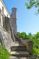 tallin, Estonia - junio 15 2019 - pilsticker torre de el toompea castillo en el ciudad centrar foto