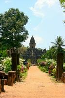 Bakong temple in Roluos photo